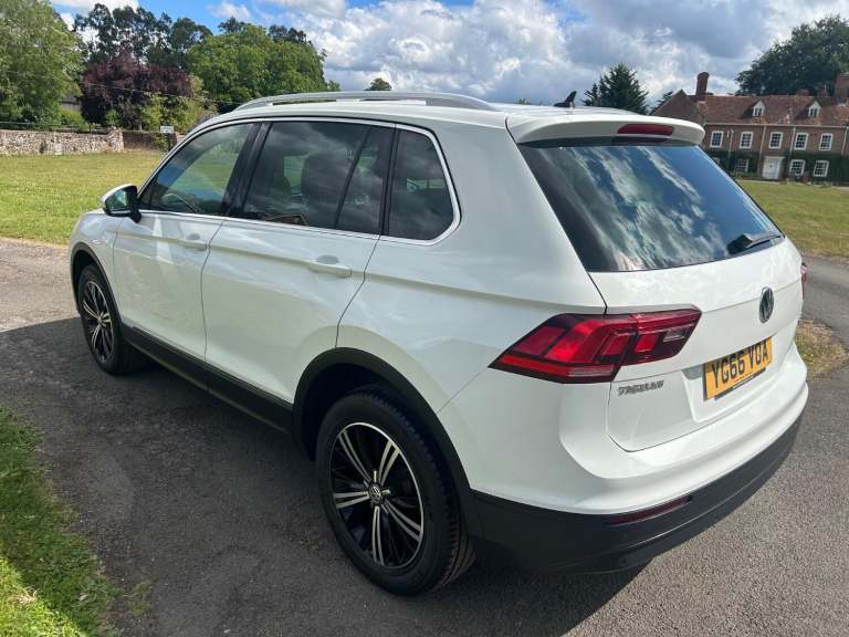 VOLKSWAGEN TIGUAN 2.0 TDI BlueMotion Tech SE Navigation 2016