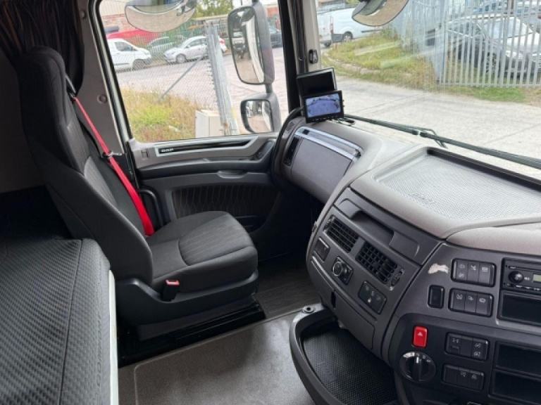 DAF XF 530 6x2 MID LIFT SLEEPER CAB TRACTOR UNIT