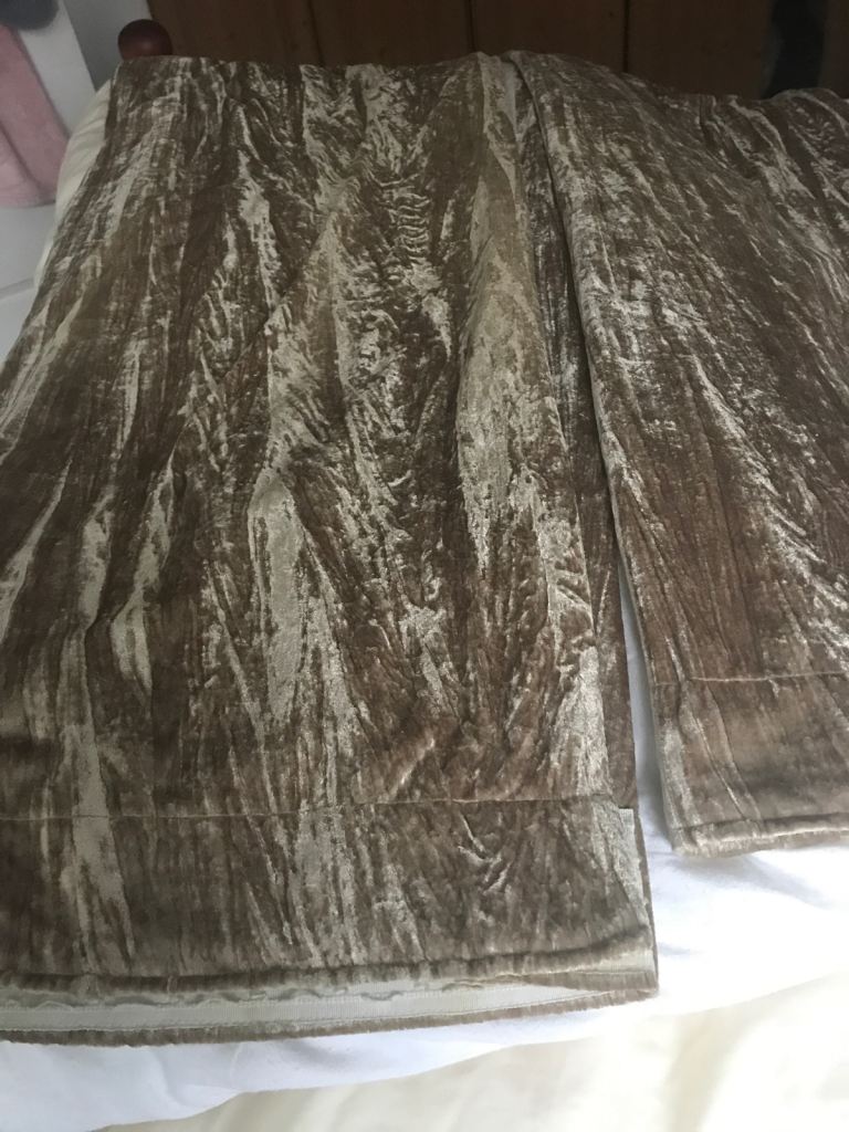 Crushed velvet curtains 90 x 90