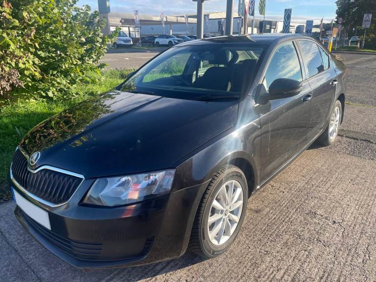2014 SKODA OCTAVIA Hatchback - Black - Automatic - 1598 (cc) - 5 doors - Alloy Wheels - £20 Road Tax