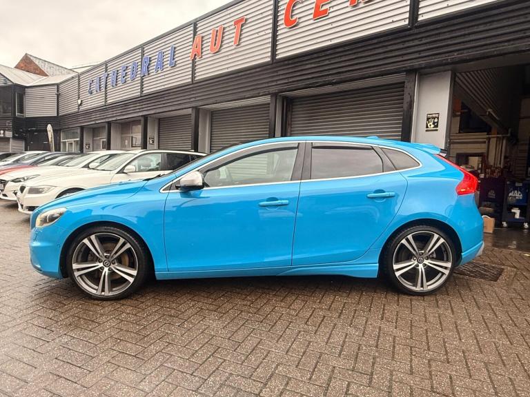 2015 Volvo V40 D4 [190] R DESIGN Lux Nav 5dr HATCHBACK DIESEL Manual