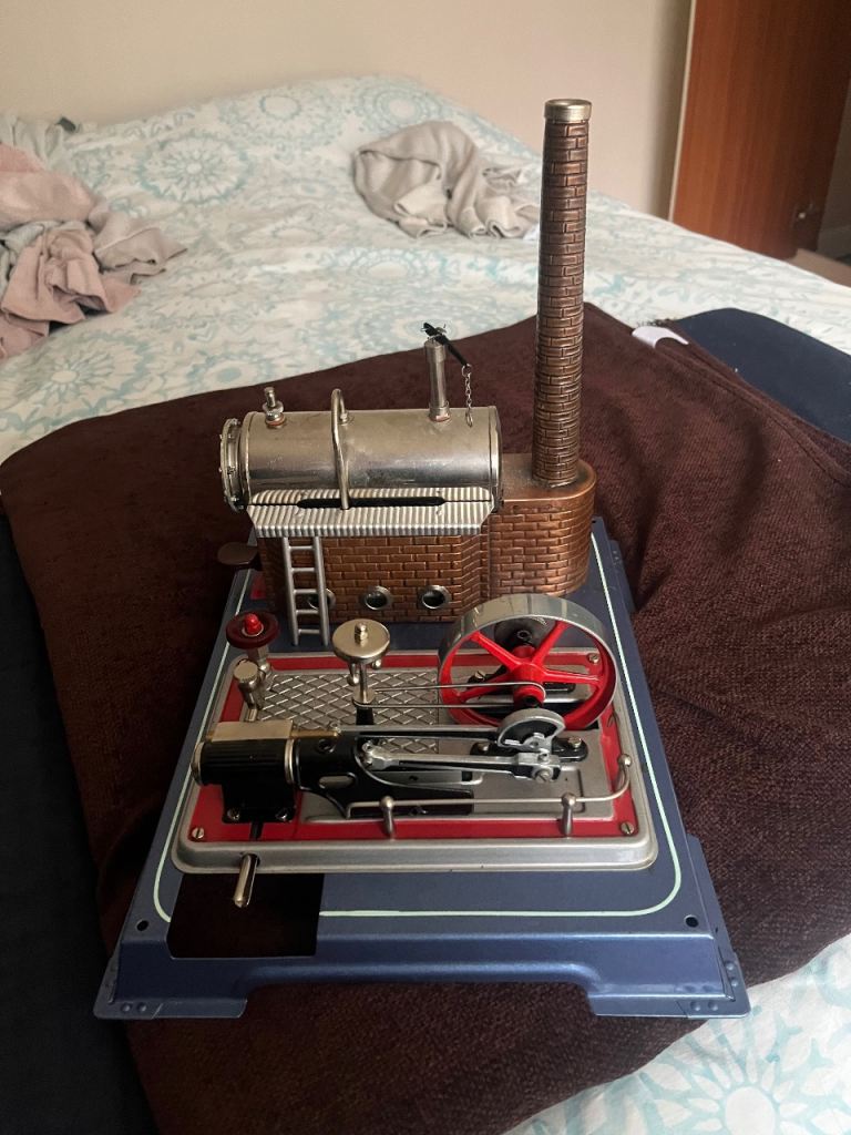 Wilesco stationary steam engine 