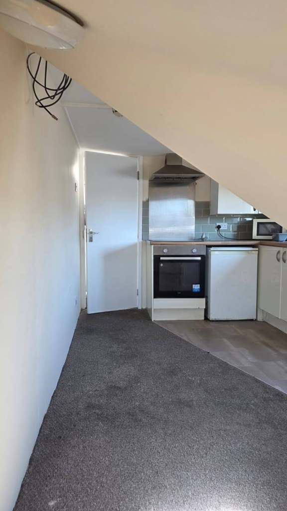 City Centre Studio Flat to Rent in Coundon CV1 -  17mins walk to Cov City Centre / Train Station
