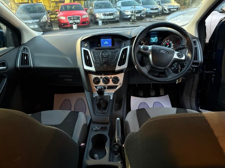 2012 Ford Focus 1.6 125 Zetec 5dr -  - Low Miles -  HATCHBACK Petrol Manual