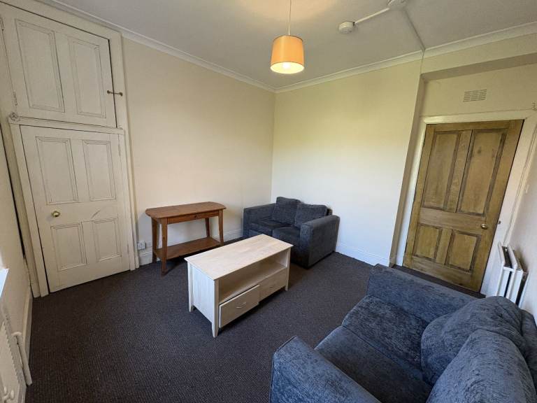 21 First Floor Milnbank Road 