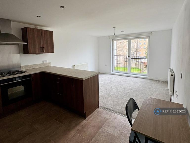 2 bedroom flat in Mcdonald Road, Edinburgh, EH7 (2 bed) (#2383623)