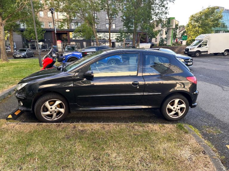 Peugeot 206 Automatic — Black — 2007 — MOT April 2027 — £1,750 Wembley