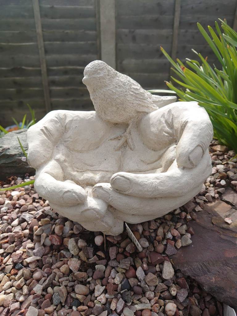 A Super Little Birdbath / Feeder