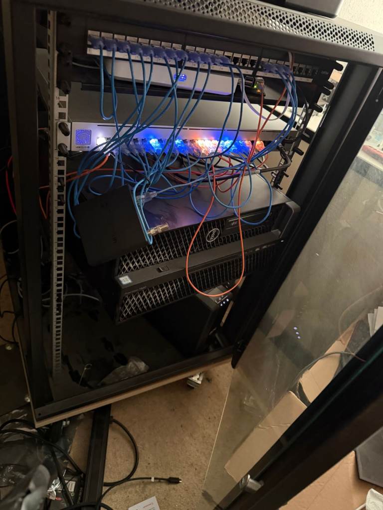 LMS Data 18U 600mm Deep Data Cabinet, Wall Mounted, 19-Inch Rackmount (W600mm x D600mm)