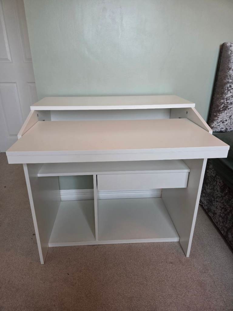 White Computer Desk with extending table.