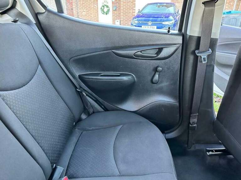 2016 Vauxhall Viva 1.0 SE 5dr [A/C] HATCHBACK PETROL Manual