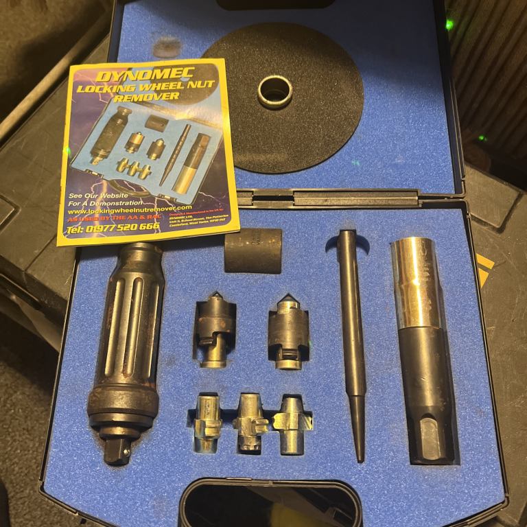 DYNOMEC Locking Wheel Nut Remover Set as used by the AA and RAC