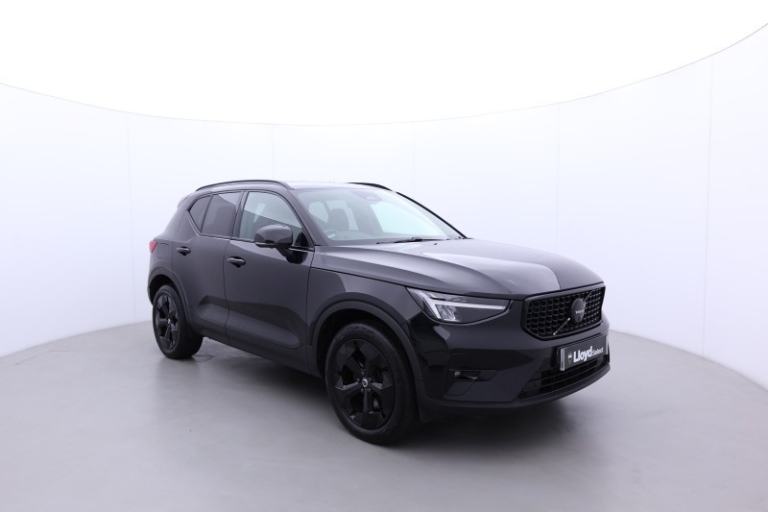 VOLVO XC40 2.0 B4P Plus Dark 5dr Auto