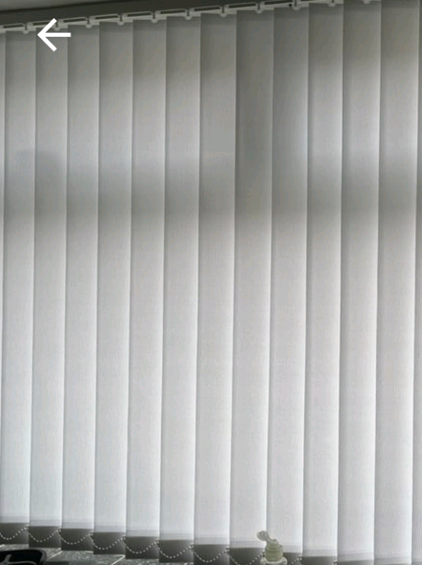 2 x blinds 6 months old perfect, 30inch w and 40 inch w x 46 inch drop