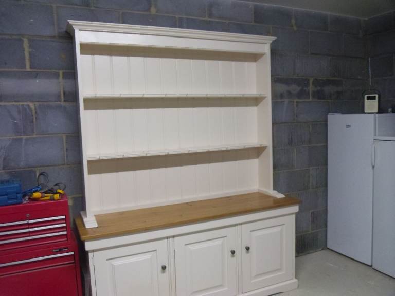 Solid Pine and Cream Painted Dresser in Good Condition 