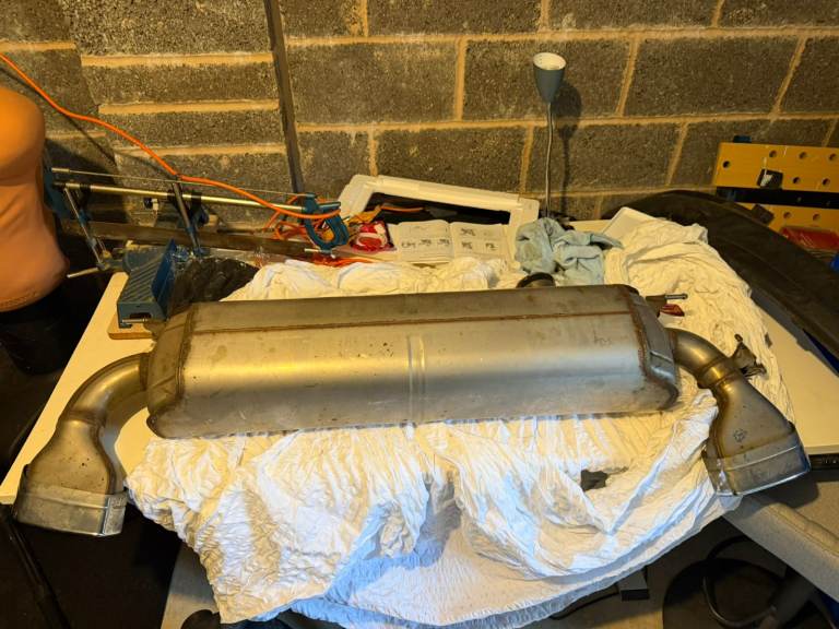 BMW 540i exhaust backbox and tips (OEM from 2017)