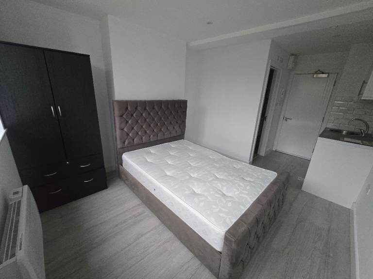 💎 STUNNING NEW STUDIOS | 5 Mins to Grove Park St | Fast Access to London Bridge 💎