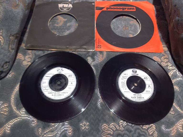 BLACK SABBATH SABBATH BLOODY SABBATH PLUS MOB RULES SEVEN INCH SINGLES.