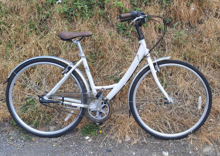 Ladies Raleigh Caprice hybrid aluminium frame townbike 