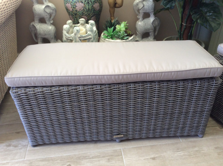 LifestyleGarden Good Quality Garden Furniture 2x Stools/ Benches Excellent Condition 