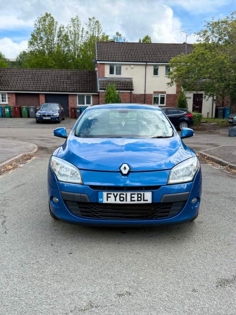 Renault Megane 1.9 diesel hatchback dynmq TOM TOM
