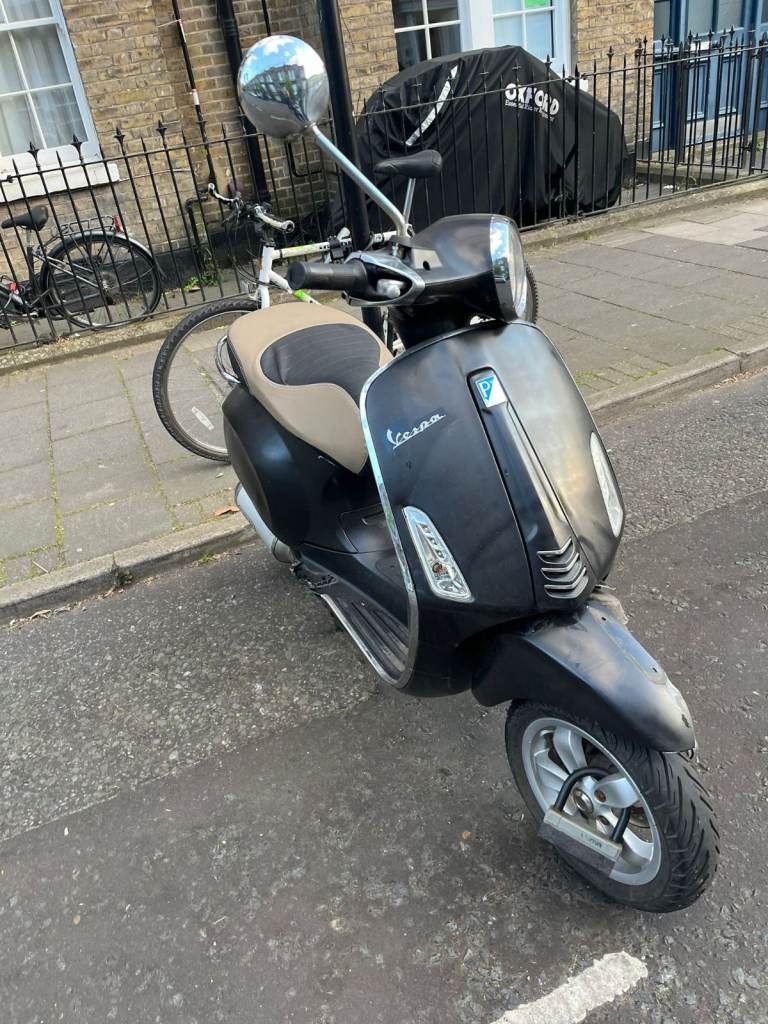 124cc Black Vespa for Sale — Ideal for Garage Restoration or Spares