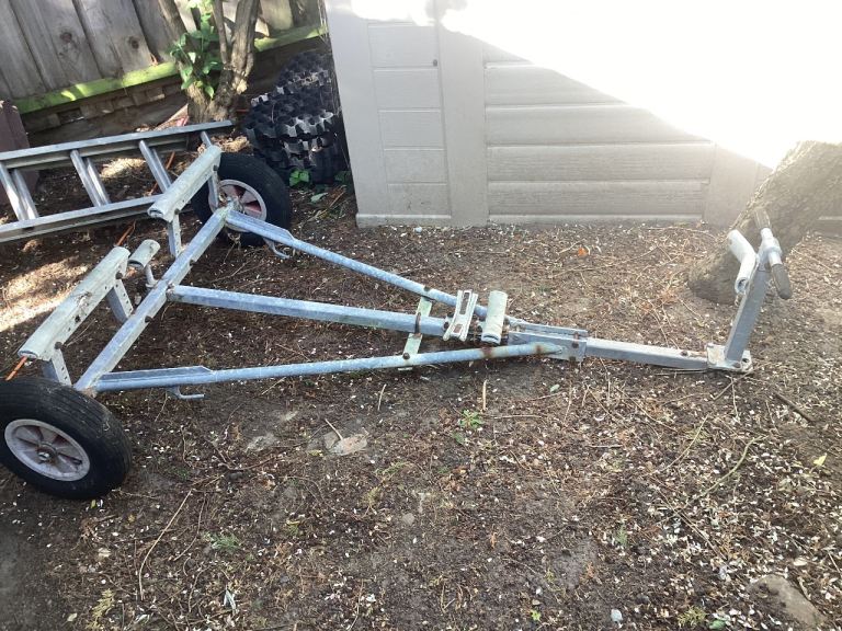 Dinghy/inflatable Beach dolly boat trailer