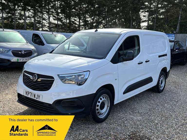 2022 Vauxhall Combo 1.5 Turbo D 2300 Dynamic L2 H1 Euro 6 4dr PANEL VAN Diesel Manual