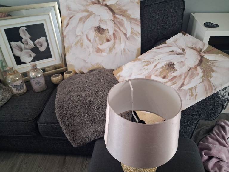 Gold lamp 3 wall hanging amd 3 gold items bundle