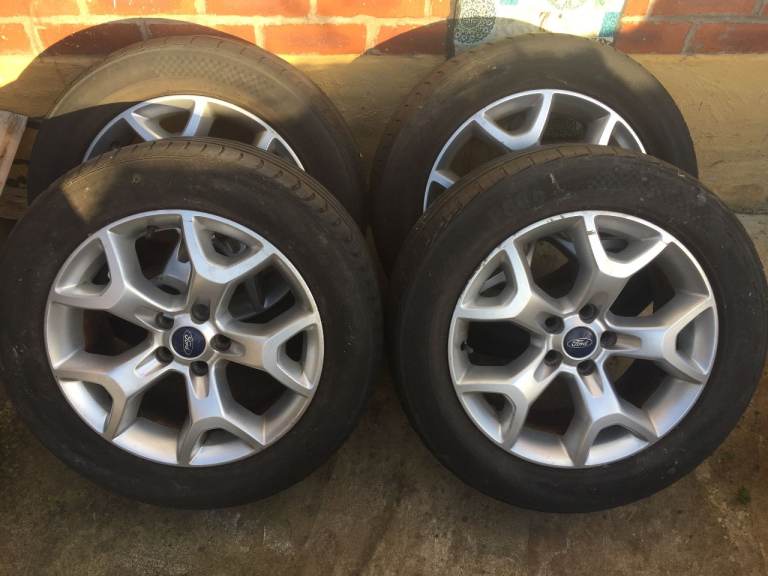 Ford alloy wheels size 17 good condition