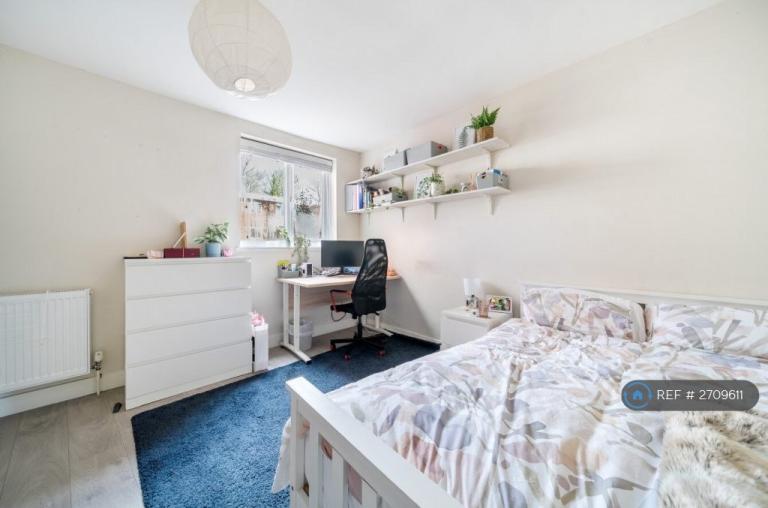 5 bedroom house in Thackeray Road, Southampton, SO17 (5 bed) (#2709611)