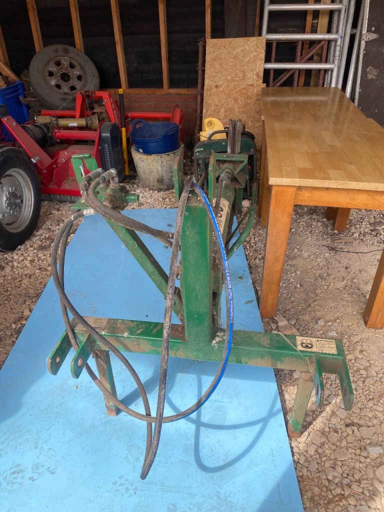 Major tractor mounted log splitter 