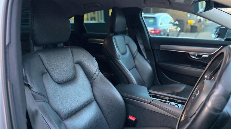 VOLVO S90 2.0 D4 Momentum Auto Euro 6 (s/s) 4dr 2018