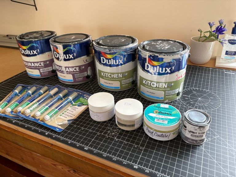 FREE DULUX PAINTS & GROUT PENS 