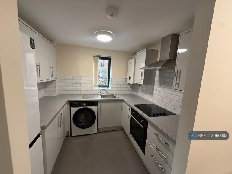1 bedroom flat in Bedminster, Bristol, BS3 (1 bed) (#3060383)