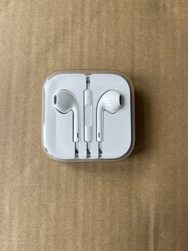 Original Apple Iphone EarPods - 3.5mm headphone plug