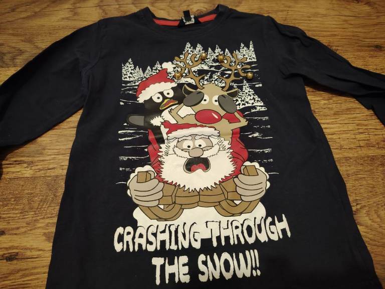 image for Matalan Christmas Long Sleeved T-Shirt Top Age 6-7 Years Jingle Bells Chasing in the Snow