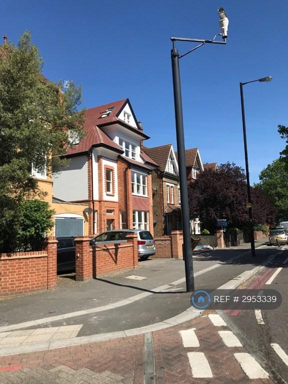 3 bedroom flat in Ambleside Avenue, London, SW16 (3 bed) (#2953339)
