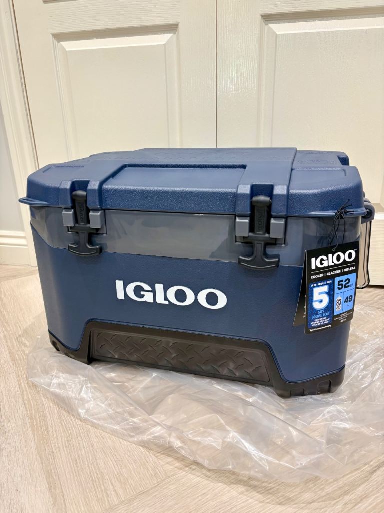 New Igloo Cooler Box - Blue, 52QT Capacity
