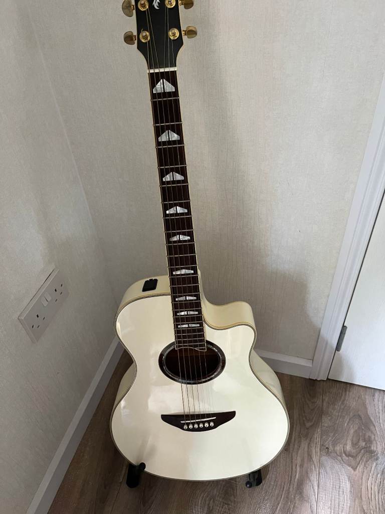 Yamaha APX1000 acoustic guitar