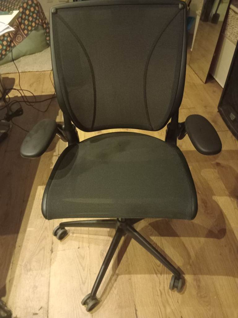 Humanscale Diffrient World Mesh Task Chair Black Fabric Seat