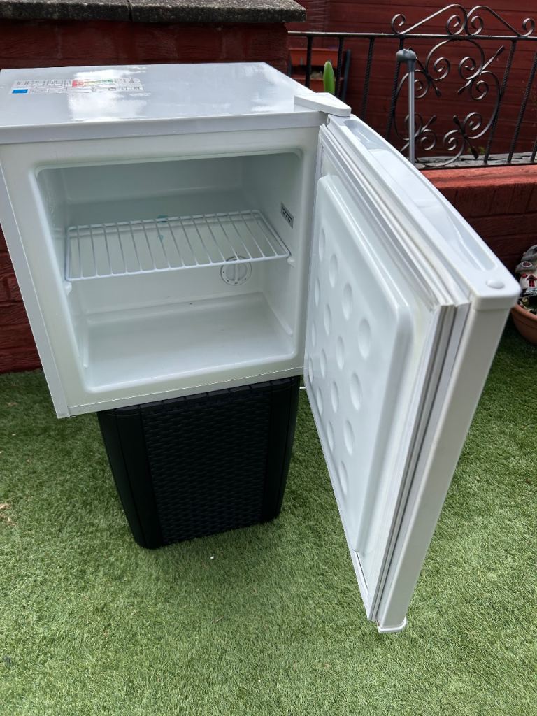 Table top freezer 