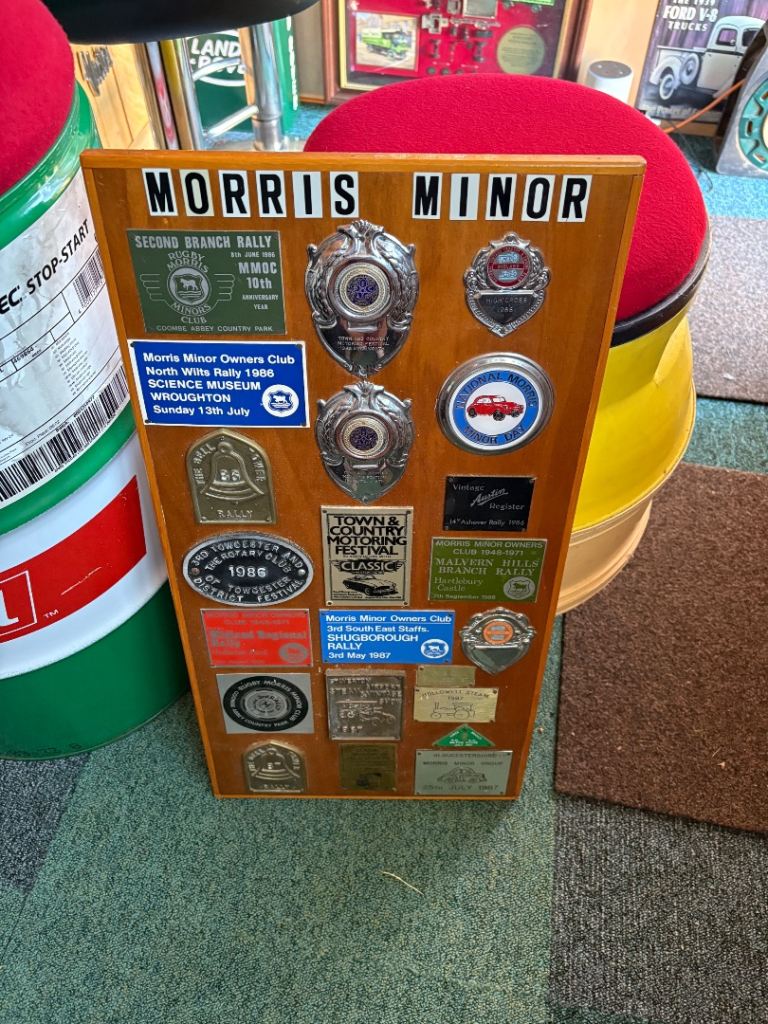 badges and plaques 