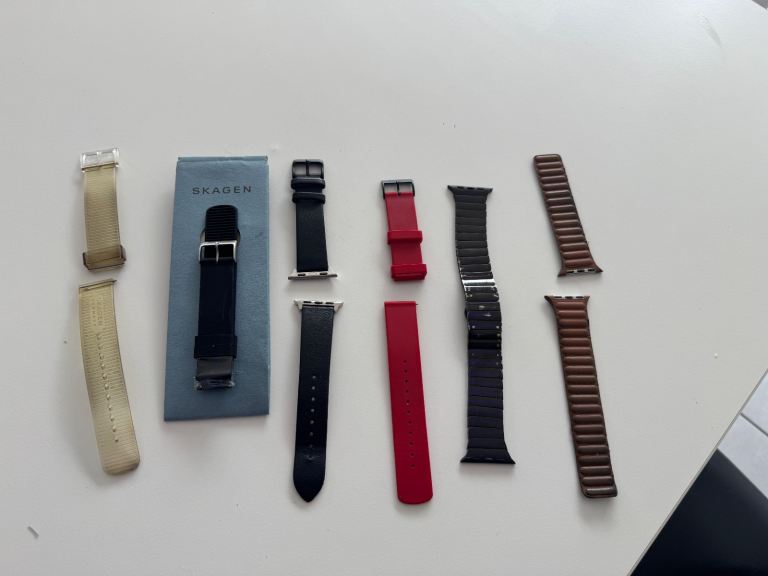 Selection of straps suitable for 20mm watches and 40mm Apple Watches.