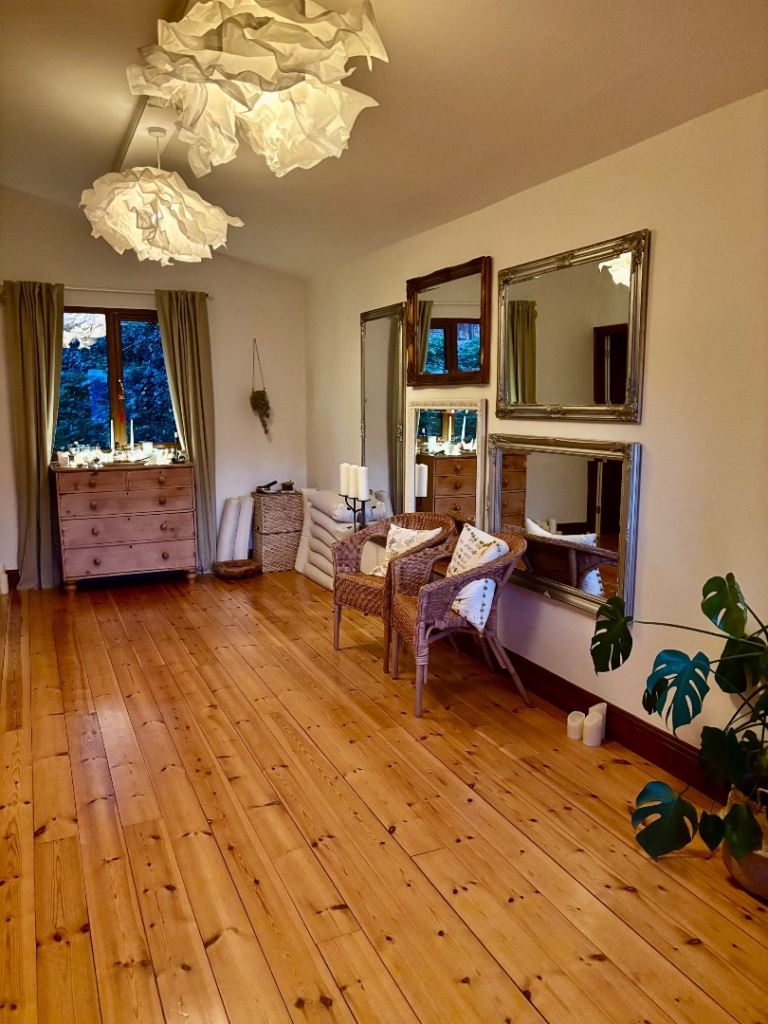 Therapy room for hire 