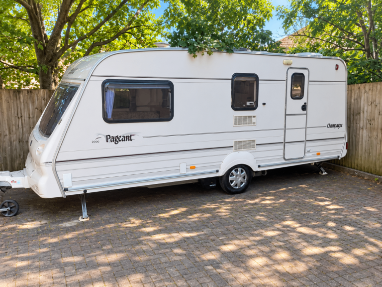 3 Berth CARAVAN BAILEY PAGEANT CHAMPAGNE 2000
