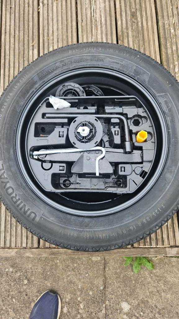 Peugeot 308 (24reg) spare wheel kit