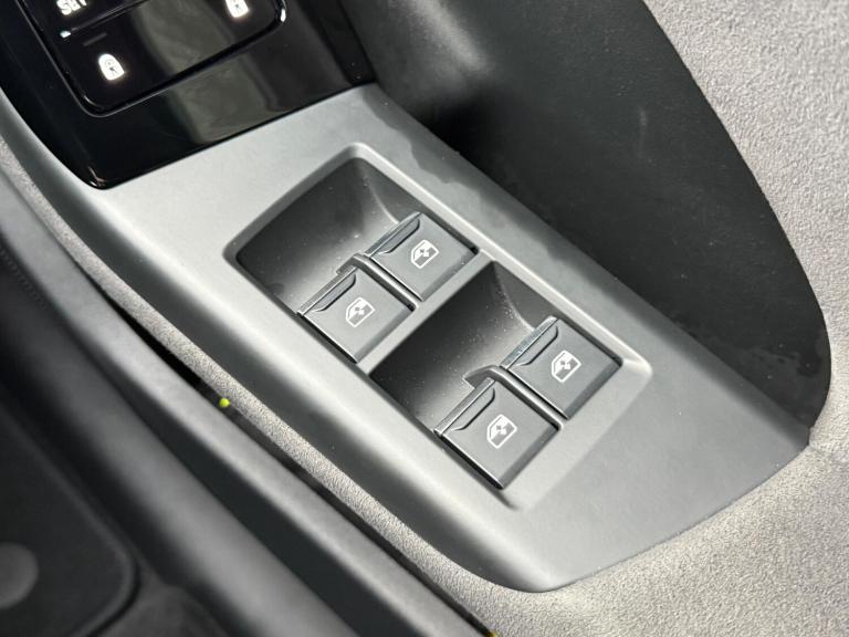  Audi Q6 e-tron 100kWh Edition 1 SUV 5dr Electric Auto quattro (388 ps) Electric Automatic