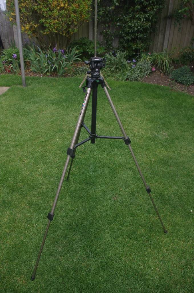 camera and telescope tripod