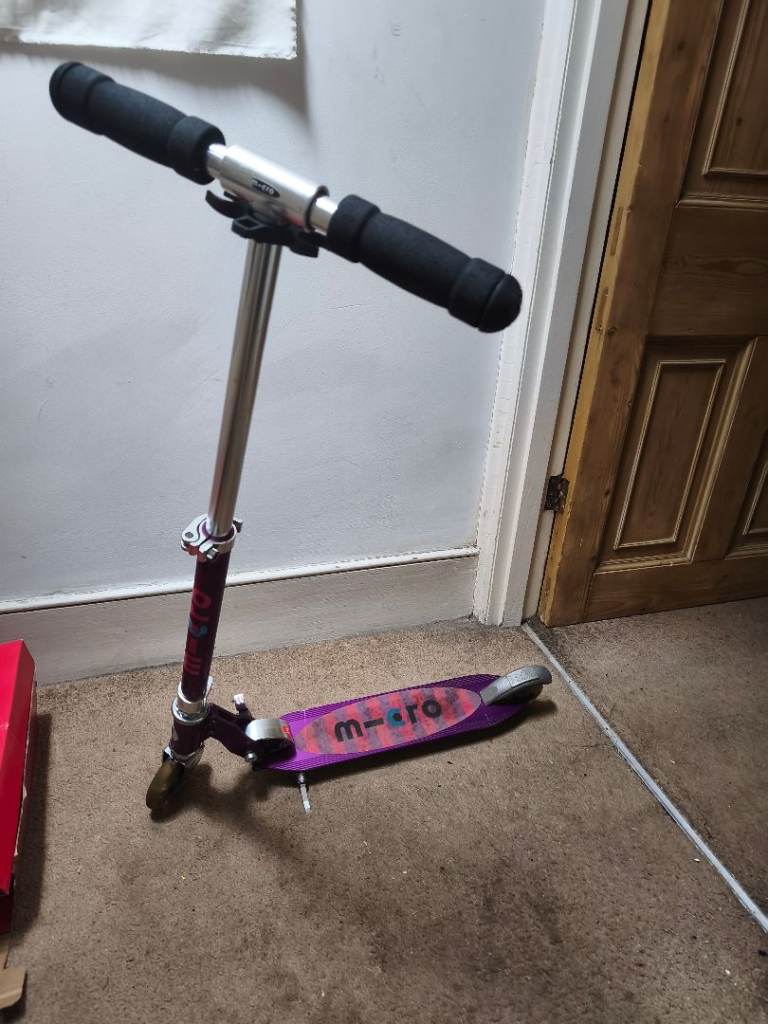 MICRO SCOOTER SPRITE - PURPLE EITH LED WHEELS